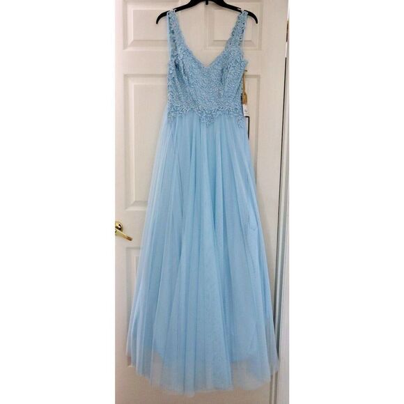 Say Yes to the Prom Junior's Sz 5 Sky Blue Embellished V-Neck V-Back Gown $189 - Picture 1 of 7